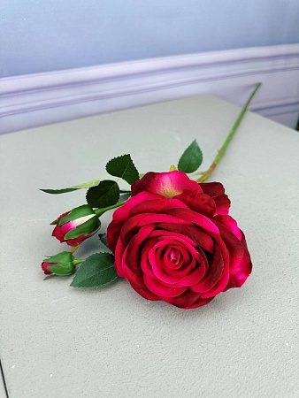 Ветка Розы бархатная  3 бутона 70 см  
